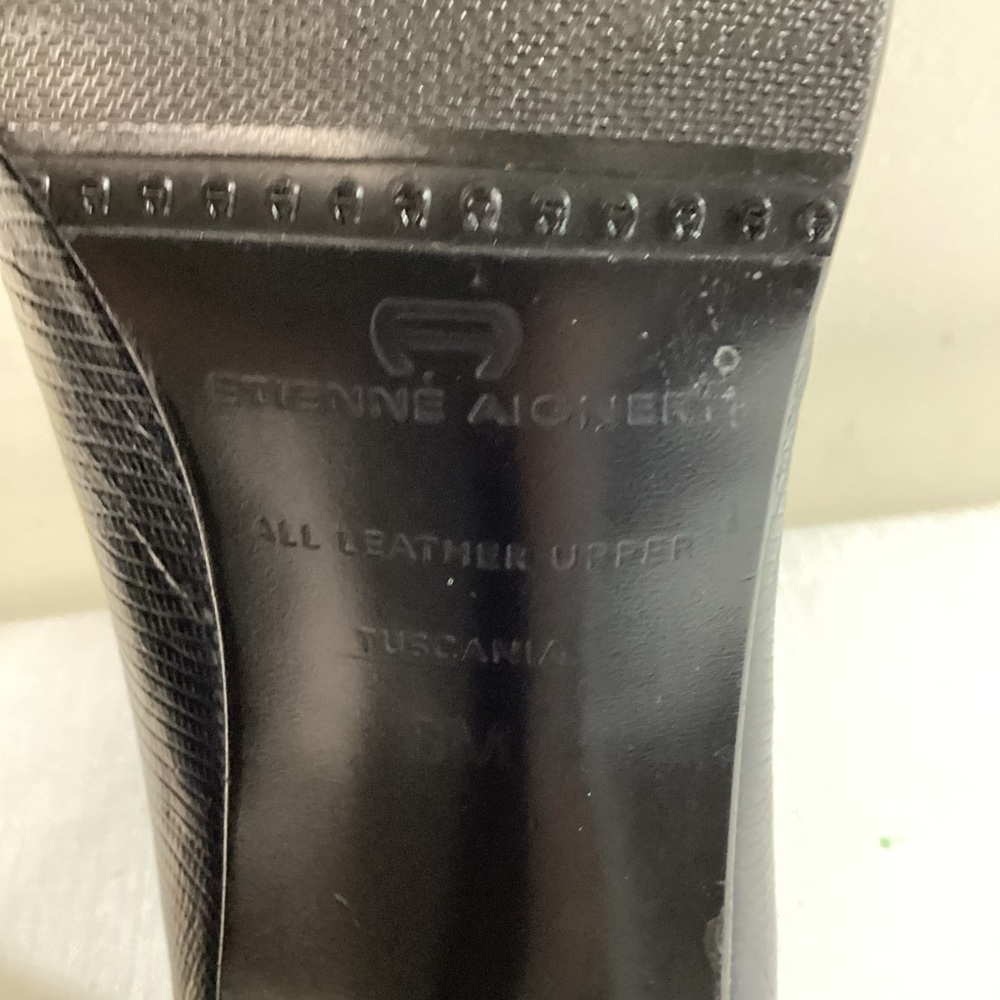 Etienne Aigner Women’s Navy Embossed Leather Peep Toe Heels Size 8 - Picture 14 of 14